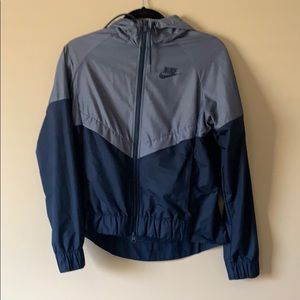 Women’s Nike wind breaker